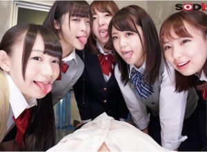 【主観VR】「もっとビタビタにしてあげるね//」体育館倉庫で5人のJKに囲まれ大量に唾を浴びてなぜか感じてしまう僕。特殊